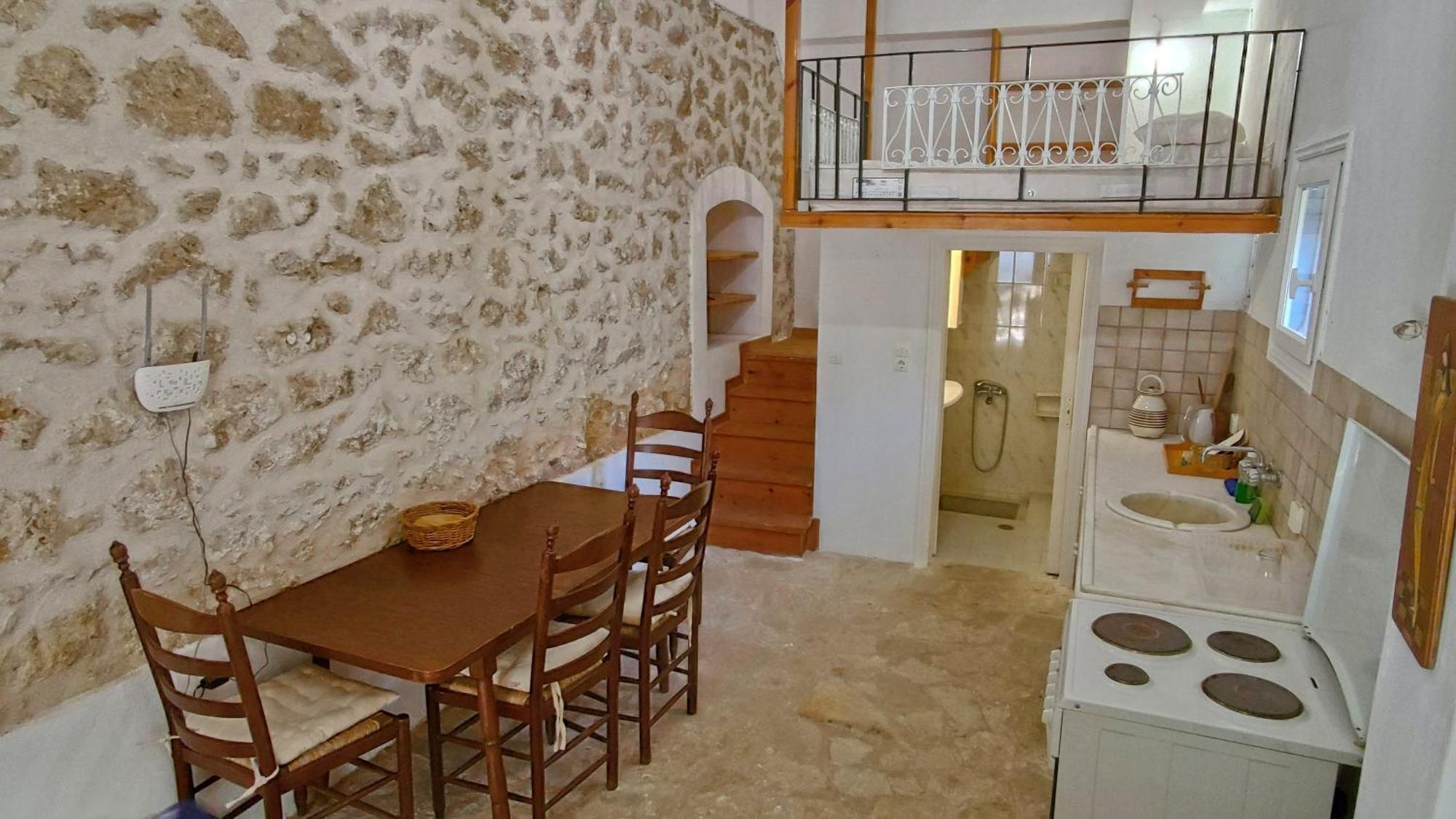 Στούντιο Σε Πέτρινο Σπίτι, Κοντά Σε Παραλία Apartment Кипарисия Екстериор снимка